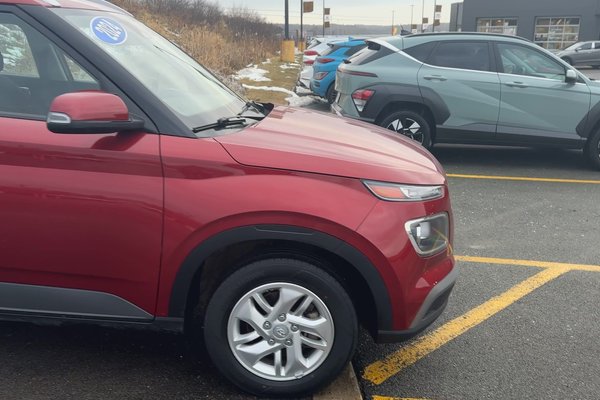 2024 Hyundai Venue Preferred | Cam | HtdSeat | Warranty to 2029