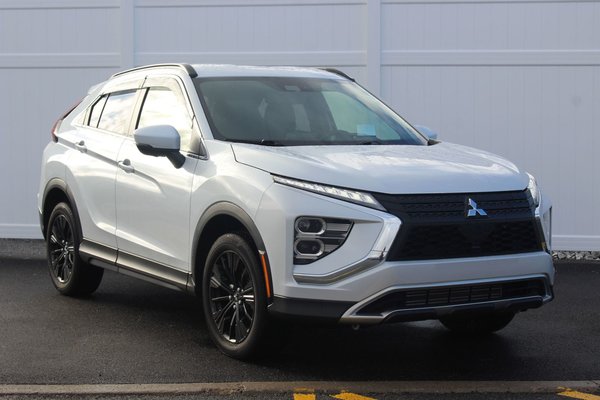 2022 Mitsubishi ECLIPSE CROSS SE | Cam | USB | HtdSeats | Warranty to 2032