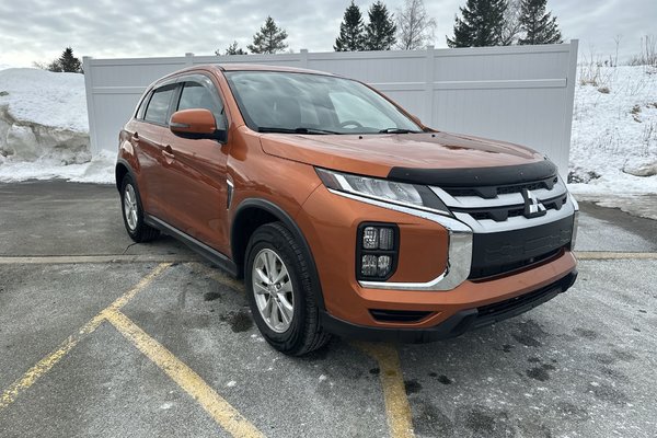 2022 Mitsubishi RVR SE | Cam | HtdSeats | Warranty to 2032