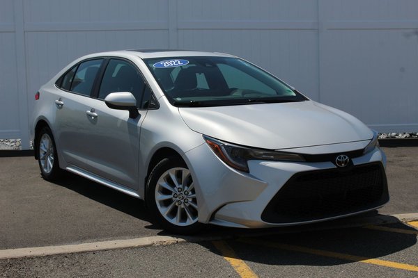 2022 Toyota Corolla LE | SunRoof | HtdSeats | Cam | Warranty to 2027