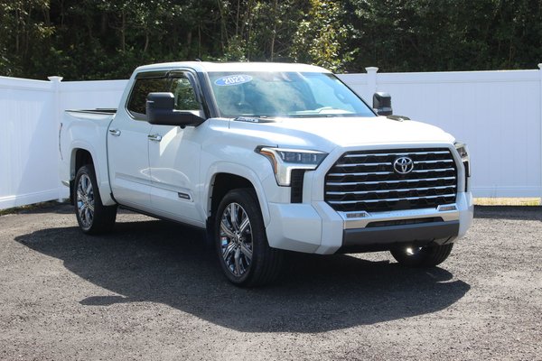 2023 Toyota TUNDRA HYBRID Capstone | HEV | Leather | Roof | Warranty to 2031