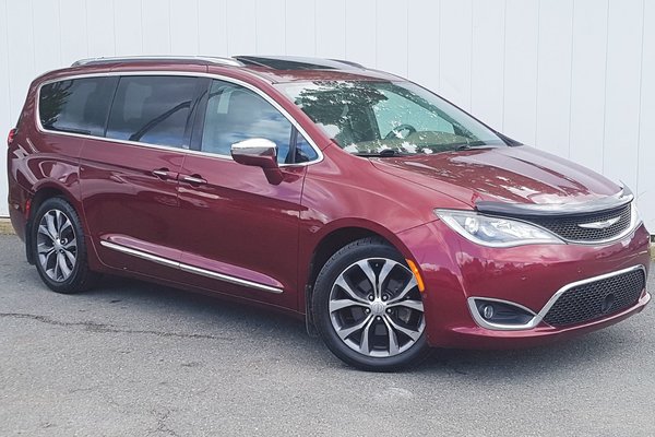 2017 Chrysler Pacifica Limited | Leather | Roof |DVD | Nav | Cam | USB