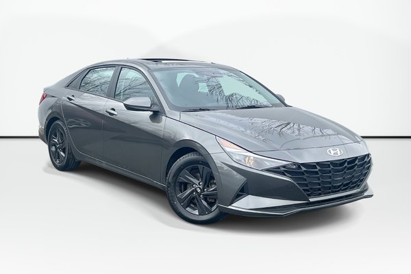 2023 Hyundai Elantra Preferred | Tech | Roof | Nav | Cam | USB