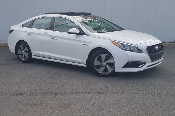 2016 Hyundai Sonata Hybrid Limited | Leather | Roof | Nav | Cam | USB