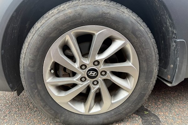 2017 Hyundai Tucson SE | Leather | SunRoof | Cam | USB | Htd Wheel