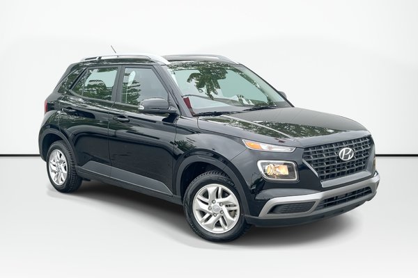 2025 Hyundai Venue Preferred | Cam | HtdSeats | Warranty to 2030