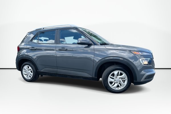 2025 Hyundai Venue Preferred | Cam | USB | Warranty to 2030