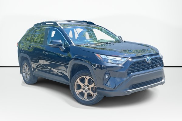2023 Toyota RAV4 Hybrid XLE | Roof | Cam | USB | Warranty to 2028