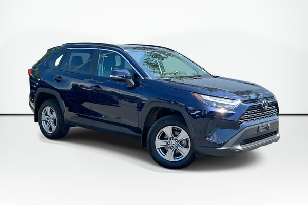 2024 Toyota RAV4 XLE | Cam | USB | HtdWheel | Warranty to 2029