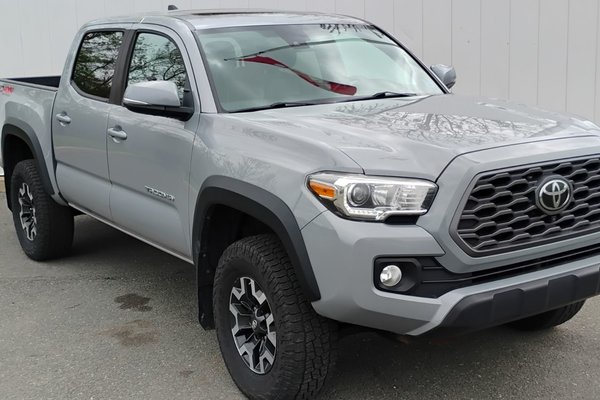 2020 Toyota Tacoma Leather | SunRoof | Nav | Cam | USB | HtdSeats
