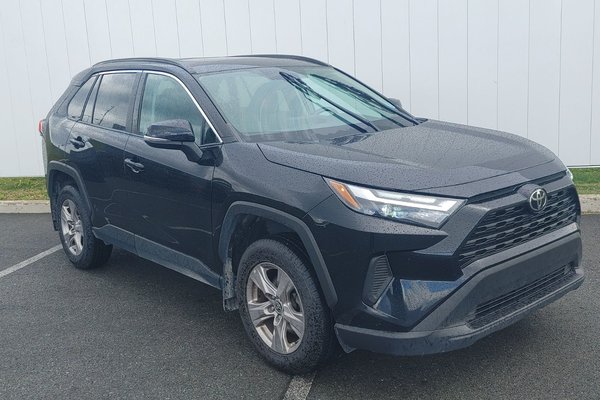 2022 Toyota RAV4 XLE | Cam | USB | HtdSeats | Warranty to 2027