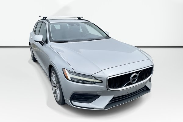 2020 Volvo V60 T6 MOMENTUM | Htd Lthr | Panoramic Roof | USB