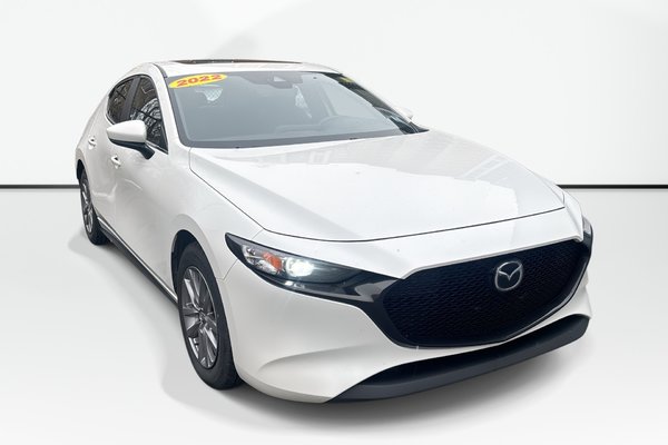 2022  Mazda3 Sport GS | Cam | USB | HtdSeats | Bluetooth | Keyless