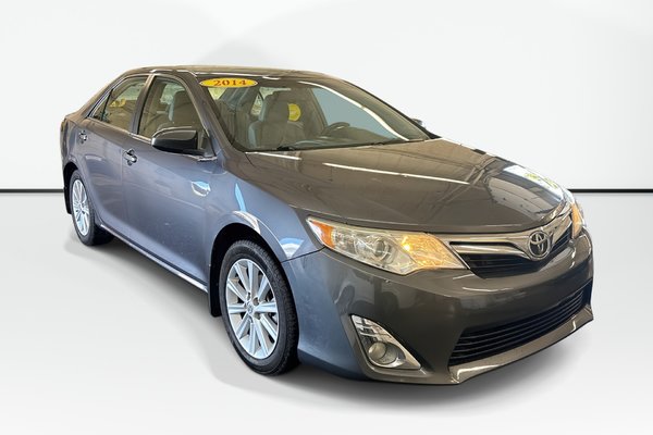 2014 Toyota CAMRY XLE | HtdSeats | Cam | Leather