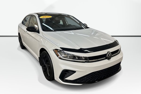 2025 Volkswagen Jetta Comfortline | Roof | Cam | USB | HtdSeats