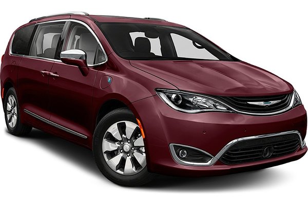 2018 Chrysler Pacifica Hybrid Limited | Leather | Roof | Nav | Htd&Cooled Seats