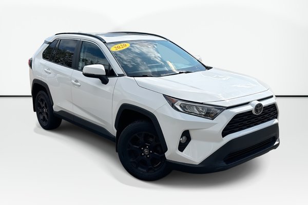 2020 Toyota RAV4 XLE | Roof | USB | Cam | HtdWheel | Bluetooth