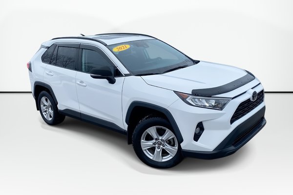 2021 Toyota RAV4 XLE | AWD | Bluetooth | CAM | USB