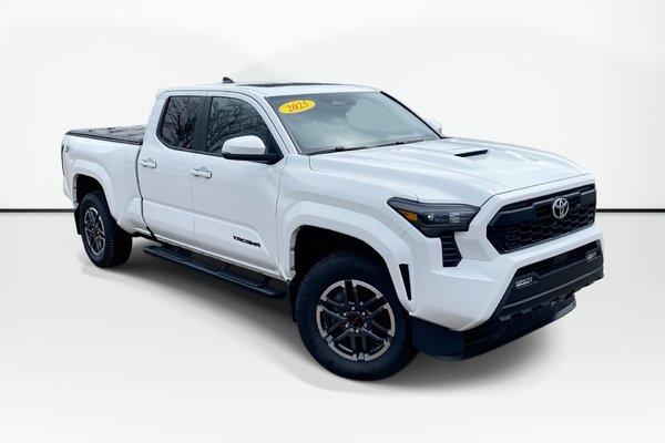 2025 Toyota TACOMA SR5 | 4WD | Cam | Cruise
