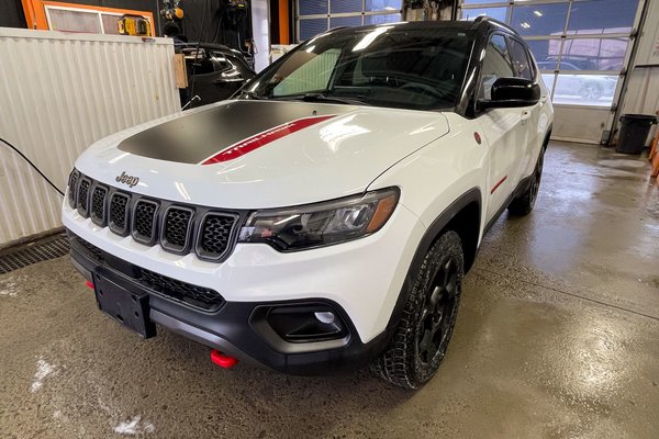 Compass TRAILHAWK 4X4 *TOIT* NAV SIÈGES CHAUFF HAYON ELECT