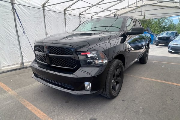 1500 Classic NIGHT EDITION CREW 4X4 V8 *CARPLAY* BLUETOOTH USB