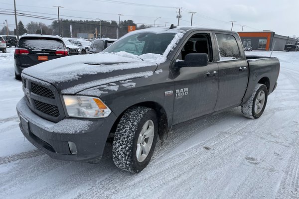 1500 Classic TRADESMAN CREW 4X4 V8 *CARPLAY* FREINS REMORQ USB