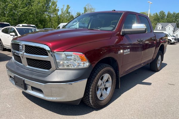 1500 SXT CREW 4X4 V8 *DIFF AUTO* BLUETOOTH USB HITCH