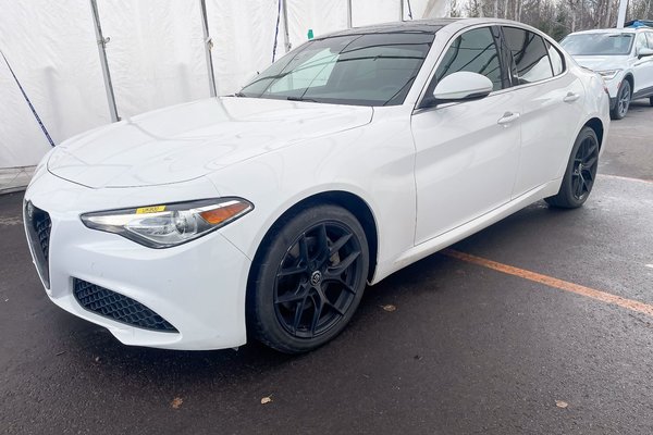 GIULIA AWD *BREMBO* TOIT NAV CUIR SIÈGES / VOLANT CHAUFF