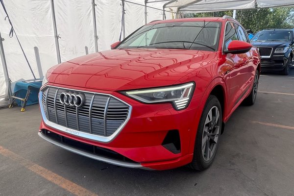 E-TRON TECHNIK QUATTRO *TOIT* NAV CUIR SIÈGES VENTIL HUD