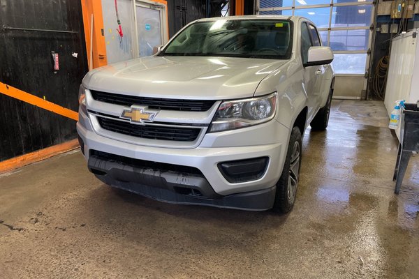 Colorado WT CREW 4X4 V6 *BEDLINER* GR REMORQ EZ-LIFT WIFI