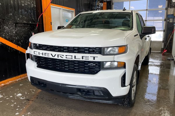 Silverado 1500 CUSTOM CREW 4X4 *BEDLINER* CARPLAY DIFF AUTO WIFI