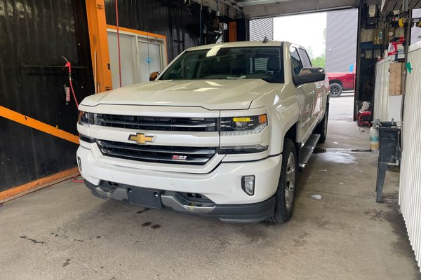 Silverado 1500 LTZ CREW 4X4 V8 *TOIT* NAV CUIR SIÈGES VENTIL BOSE