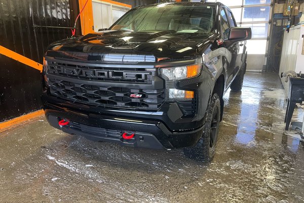 Silverado 1500 CUSTOM TRAIL BOSS CREW 4X4 *CARPLAY* BEDLINER WIFI