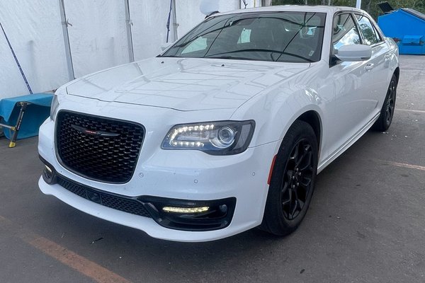 300 300S AWD *TOIT* NAV *CUIR* SIEGES VENTIL *CARPLAY
