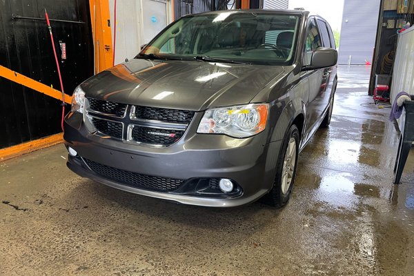 Grand Caravan CREW PLUS STOW N GO *DVD* NAV CUIR SIÈGES CHAUFF