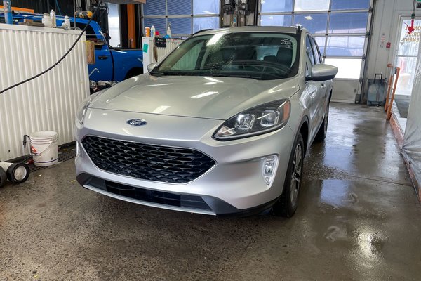 Escape SEL AWD *CUIR* SIÈGES CHAUFF CARPLAY HAYON ELECT