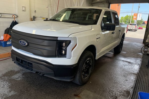 F-150 Lightning PRO CREW 4X4 *NAV* CUIR SIÈGES CHAUFF CARPLAY