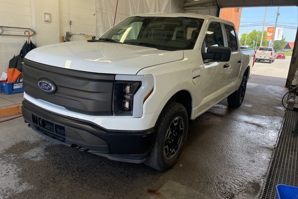 F-150 Lightning PRO CREW 4X4 *NAV* CUIR SIÈGES CHAUFF CARPLAY