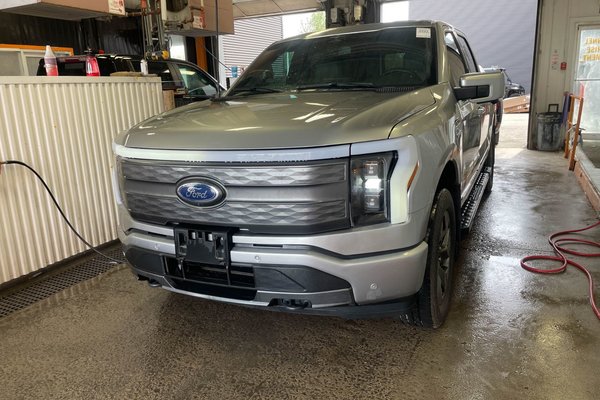 F-150 Lightning LARIAT CREW 4X4 *CUIR* NAV *SIEGES VENTIL* CAM 360