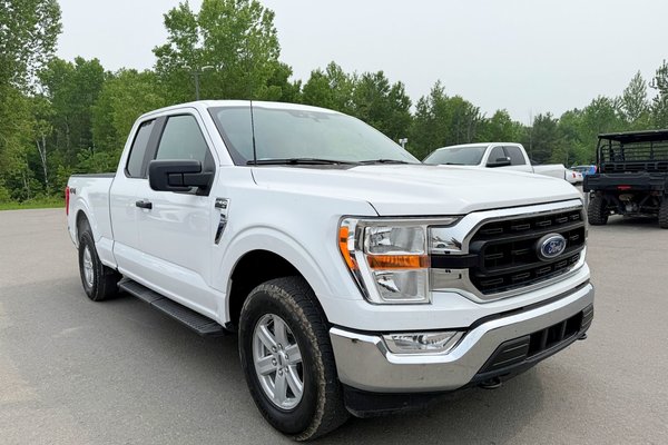 F-150 XLT 4X4 *NAV* GR. REMORQ *CARPLAY* DEM. DISTANCE