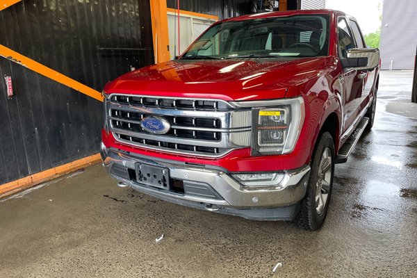 F-150 LARIAT CREW 4X4 V8 *TOIT* NAV CUIR SIÈGES VENTIL