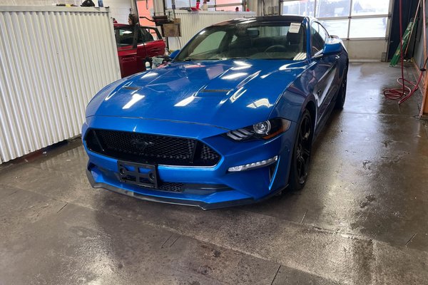 Mustang GT AUTO *V8 5.0L* BLACK ACCENT PKG AILERON *BAS KM