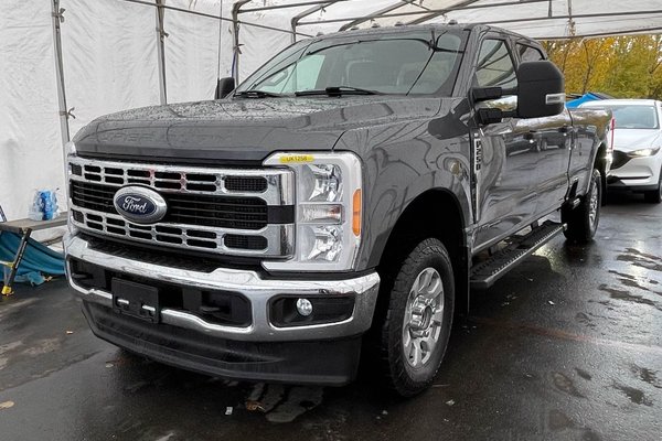 Super Duty F-250 SRW XLT CREW 4X4 V8 DIESEL *BOITE 8 PI* *PNBV 9900 LBS