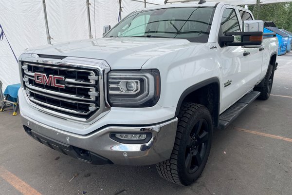 Sierra 1500 SLT CREW 4X4 V8 *TOIT* NAV CUIR SIÈGES VENT BOSE