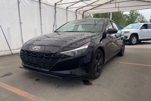 Elantra PREFERRED AUTO *TOIT* NAV SIÈGES / VOLANT CHAUFF