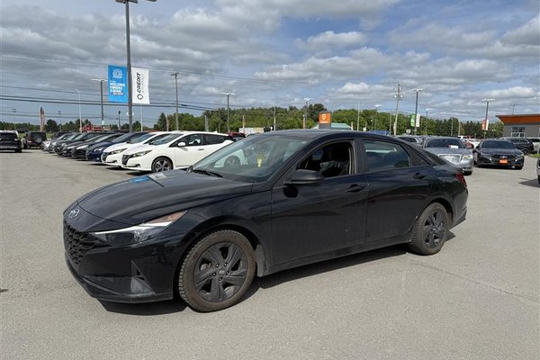 Elantra PREFERRED AUTO *TOIT* NAV SIÈGES / VOLANT CHAUFF