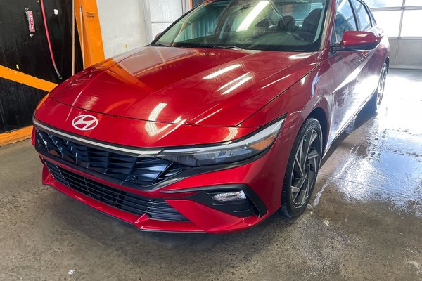 Elantra PREFERRED TECH PKG AUTO *TOIT* NAV SIÈGES CHAUFF