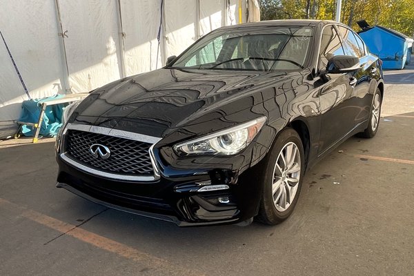 Q50 3.0T PURE AWD *CUIR* SIÈGES / VOLANT CHAUF CARPLAY