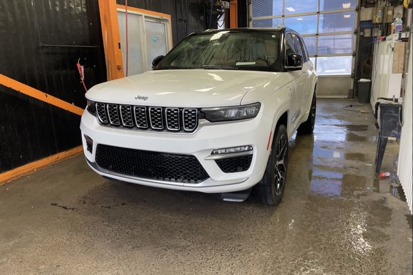 Grand Cherokee 4xe SUMMIT RESERVE 4X4 *TOIT* NAV SIÈGES VENT CUIR HUD