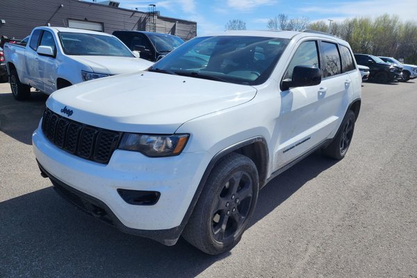 Grand Cherokee LAREDO 4X4 *TOIT* NAV SIÈGES / VOLANT CHAUFF